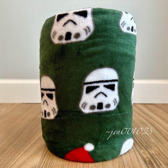 Star Wars Christmas Blanket Vader & Stormtroopers Santa Hat 5x6 ft - The Big One - Picture 6 of 9